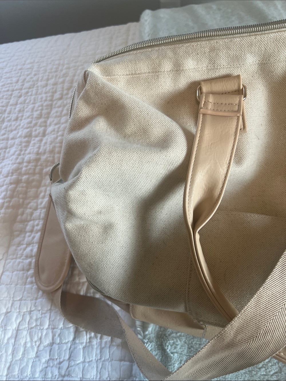 Weekender Duffel Bag from Beis - Picture 4 of 8